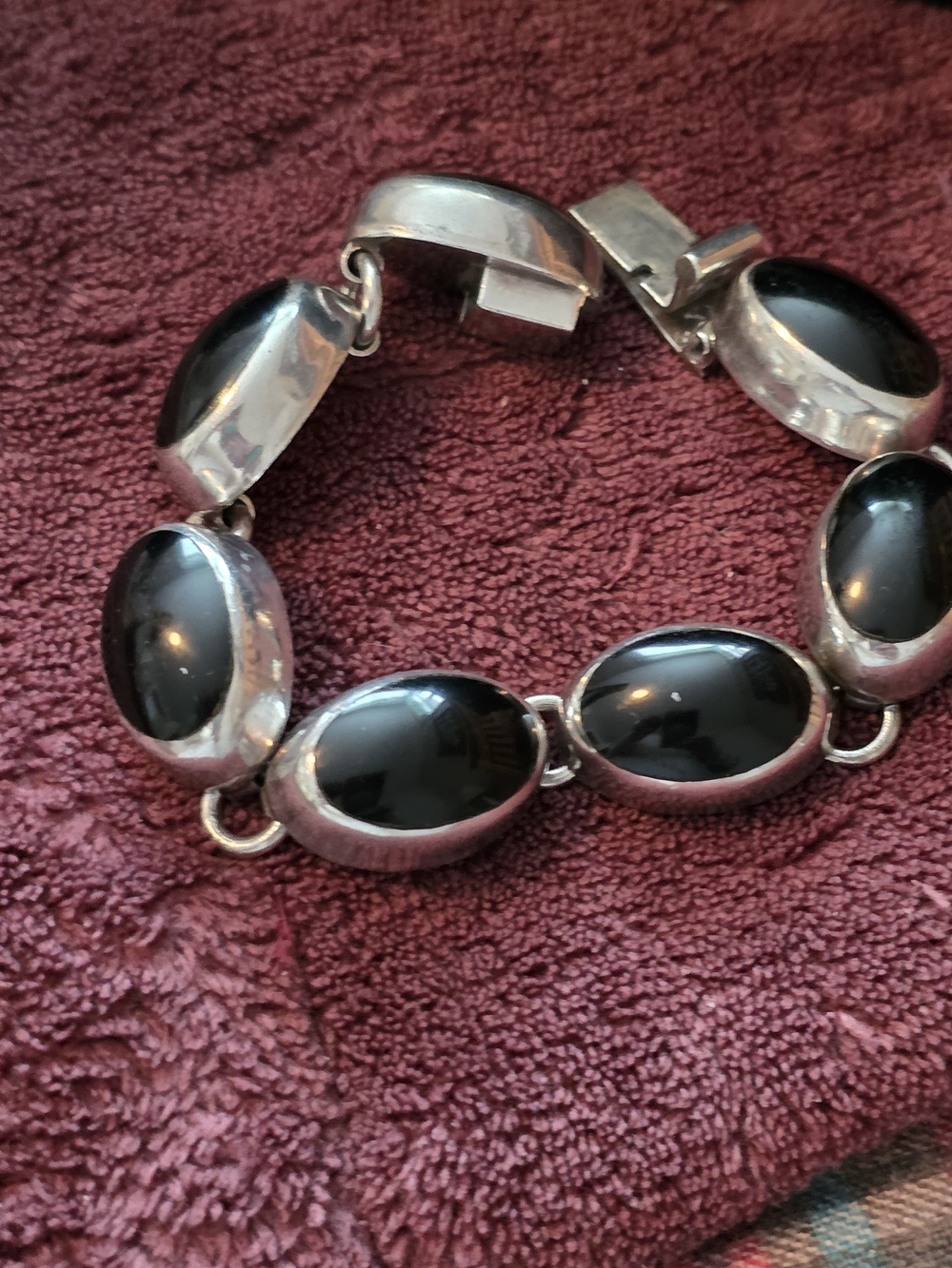 Classic Black Onyx Oval Link Bracelet - Elegant Women's Jewelry